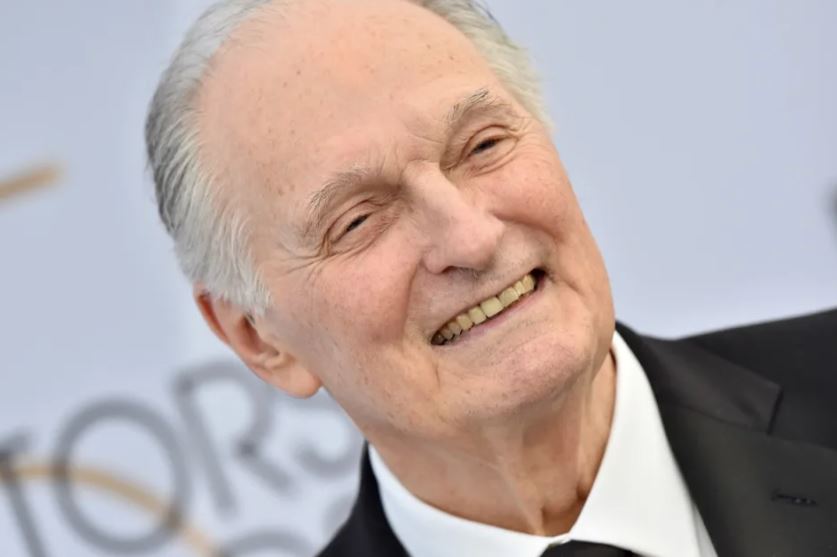 This Was Alan Alda’s “Biggest Battle” After Getting Diagnosed With Parkinson’s Disease.